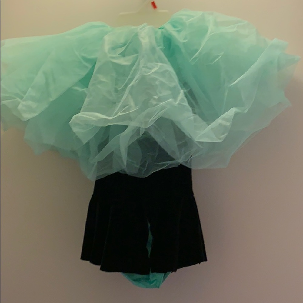 🌸 Adorable Girls M Ballet Recital Costume – Velvet & Tutu Set! 🌸